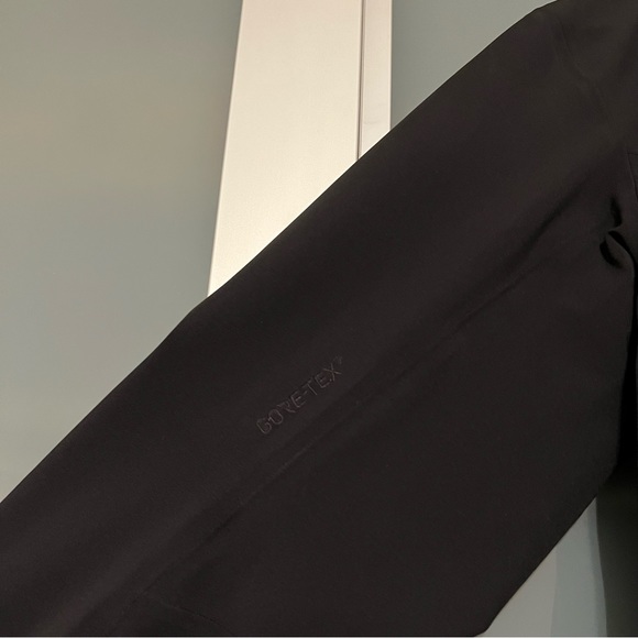 Arc’teryx Ravenna Shell Jacket - Black - Picture 5 of 16